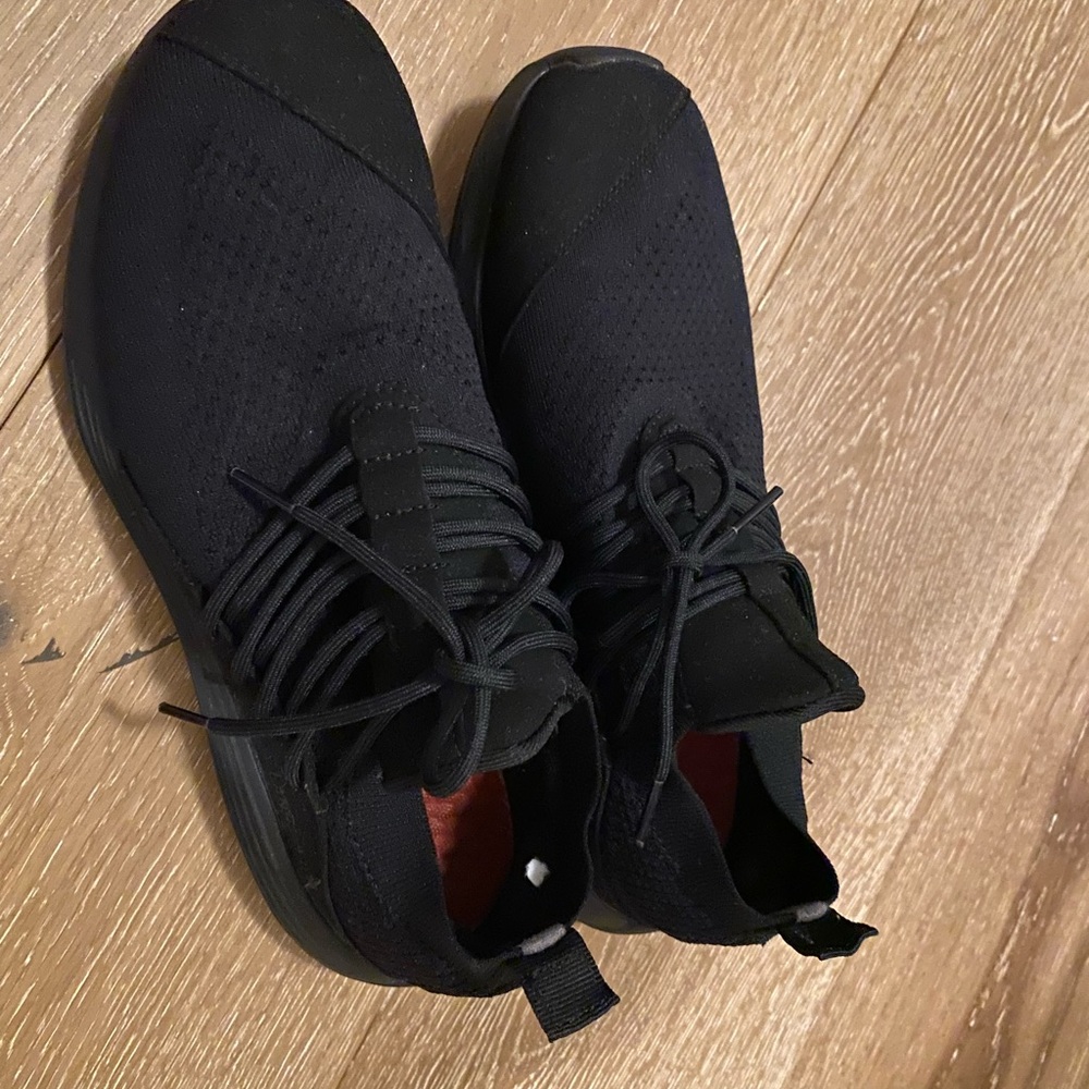 Lane eight like new sneakers size 9 women’s - Picture 3 of 4